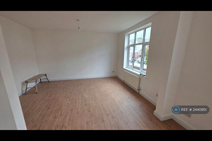 3 Bedroom Semi-Detached House To Rent In York Avenue, Prestwich, Manchester, M25