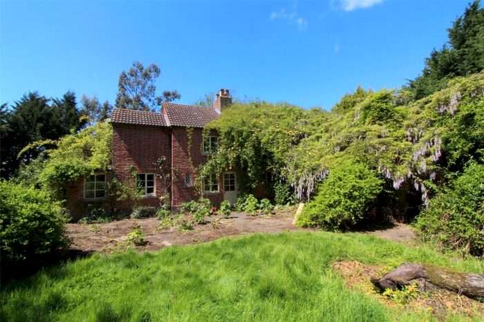 4 Bedroom Detached House For Sale In Hardmead, Newport Pagnell, Buckinghamshire, MK16