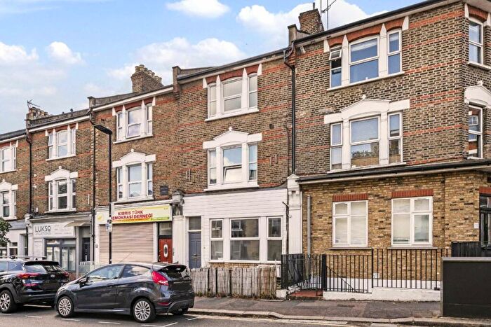 2 Bedroom Flat To Rent In Hampden Road, London, N8