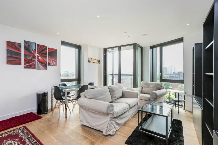 2 Bedroom Flat To Rent In Parliament House, Black Prince Road, Nine Elms, London, SE1