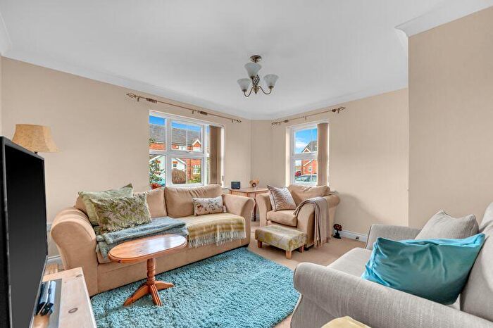 2 Bedroom Semi-Detached House For Sale In Finchley Court, Grimsby, DN31