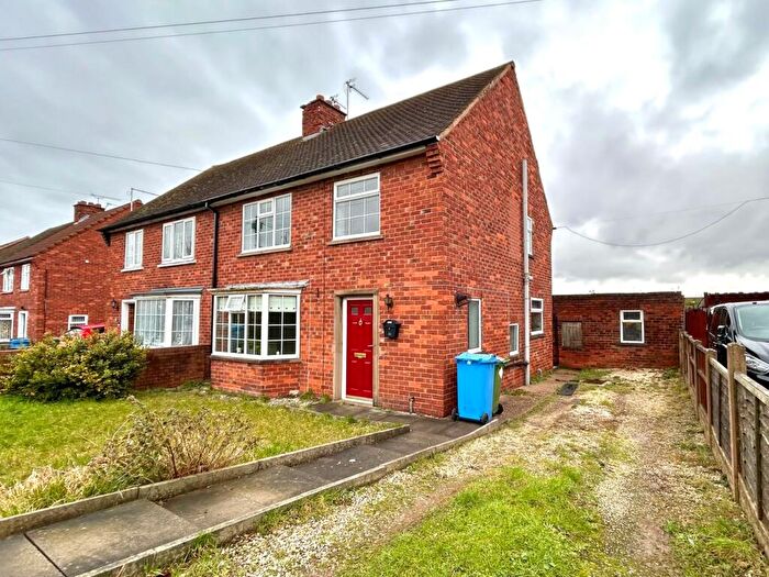 3 Bedroom Semi-Detached House For Sale In Beckett Avenue, Carlton-in-Lindrick, Worksop, S81