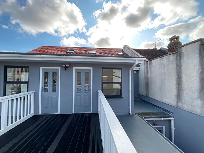 2 Bedroom Flat To Rent In Bell Hill Road, St George, Bristol, BS5