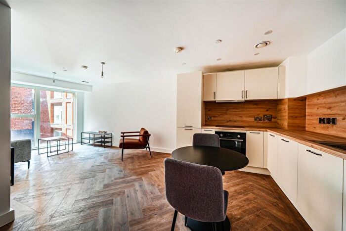 1 Bedroom Apartment To Rent In Chapmans Yard, Upper Gough Street, Birmingham, B1