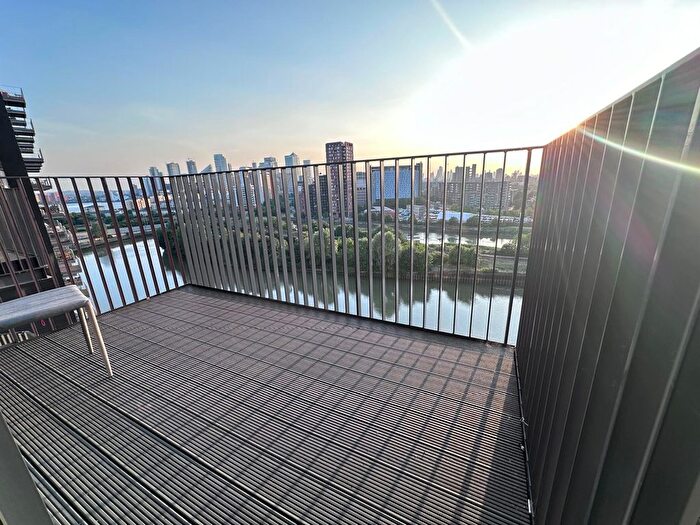 1 Bedroom Flat To Rent In Lyell Street, London, E14