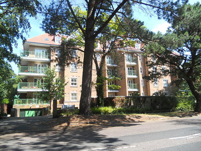 2 Bedroom Apartment For Sale In Embassy Court, Gervis Road, East Cliff, Bournemouth, BH1
