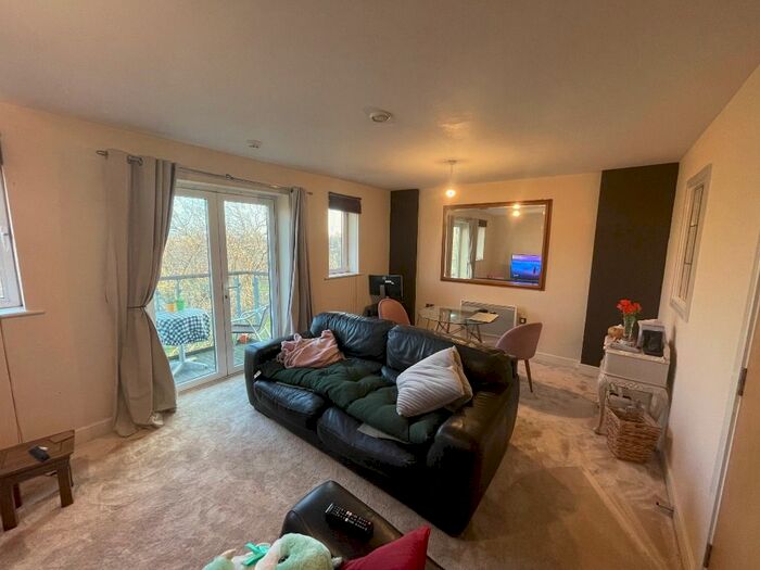 2 Bedroom Flat To Rent In Orchard Place, Southampton SO14