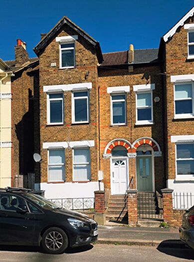 5 Bedroom House Of Multiple Occupation To Rent In Dale Park Road, London, SE19