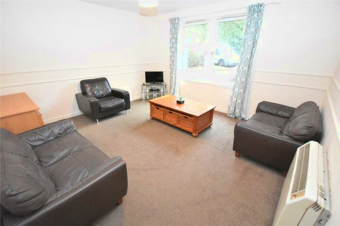 3 Bedroom Flat To Rent In Glendale Mews, Union Glen, City Centre, Aberdeen, AB11