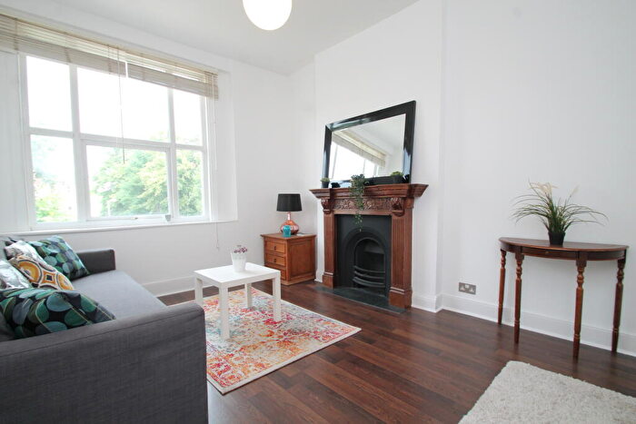 2 Bedroom Apartment To Rent In Burnt Ash Hill, Lee, SE12