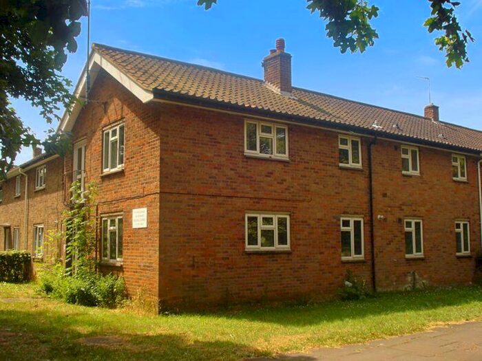 1 Bedroom Apartment For Sale In Rydal Mount, Northampton, NN3