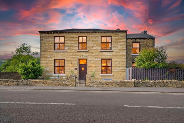 4 Bedroom Detached House For Sale In Manchester Road, Linthwaite, Huddersfield, HD7