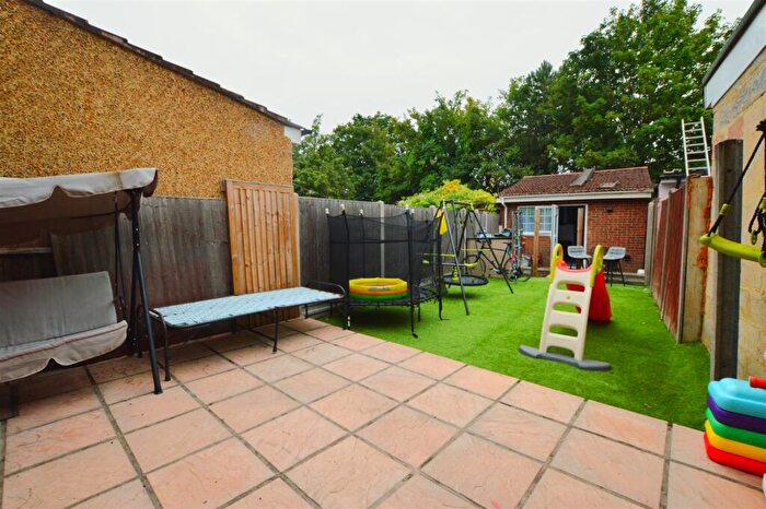 3 Bedroom Terraced House For Sale In Salt Hill Way, Slough, SL1