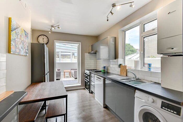 1 Bedroom Terraced House To Rent In Bernard Road, Brighton, BN2