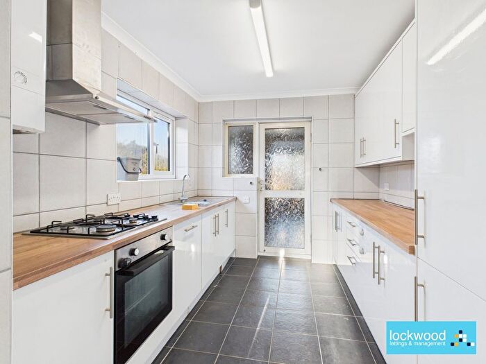 3 Bedroom Semi-Detached House To Rent In Metcalf Road, Ashford, TW15