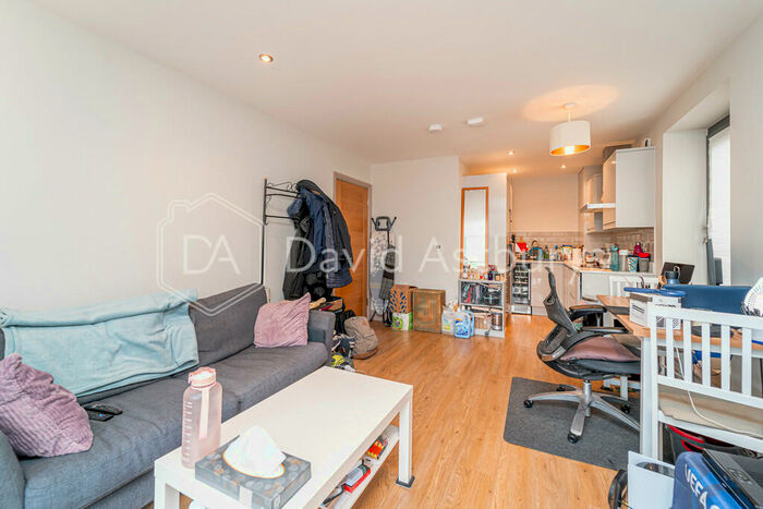 1 Bedroom Apartment To Rent In Rathcoole Gardens, Crouch End, London, N8