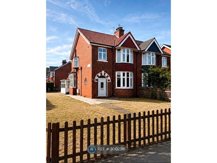 3 Bedroom Semi-Detached House To Rent In Church Lane, Scunthorpe, DN15