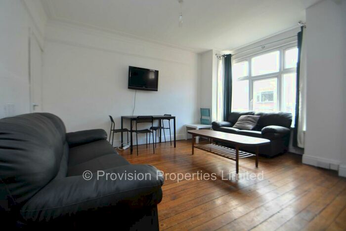 6 Bedroom Terraced House To Rent In Manor Drive, Hyde Park, Leeds, LS6