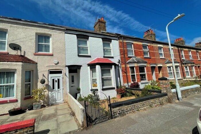 2 Bedroom Property To Rent In Birds Avenue, Margate, CT9