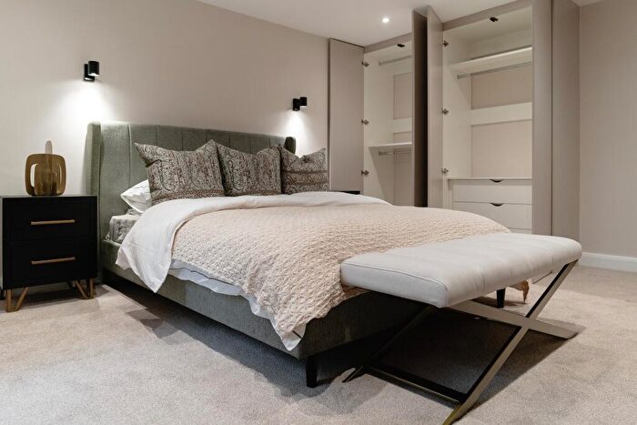 2 Bedroom Penthouse To Rent In North Street, Leeds, West Yorkshire, LS2