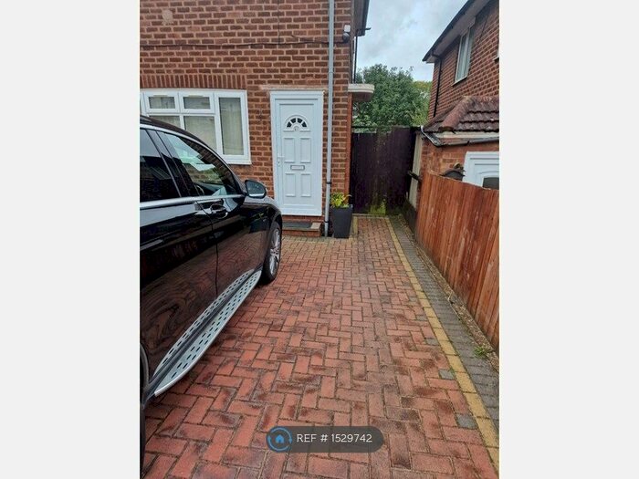 4 Bedroom Semi-Detached House To Rent In Kelynmead Road, Birmingham, B33