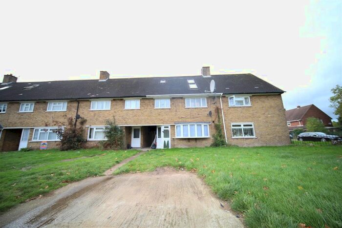 5 Bedroom Link Detached House To Rent In Charnwood Road, Enfield EN1