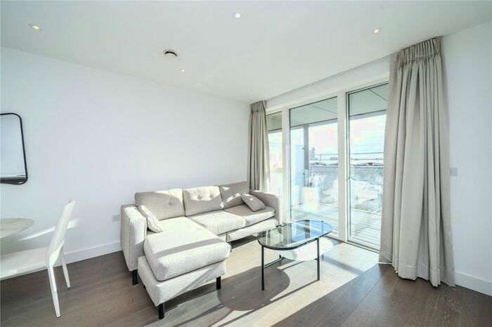 2 Bedroom Flat To Rent In Banister Road, London, W10