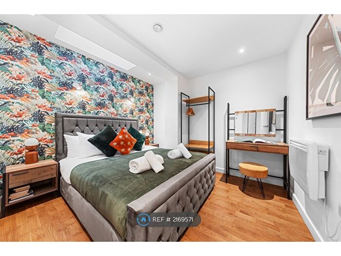 1 Bedroom Flat To Rent In Clarence Street, Staines-Upon-Thames, TW18