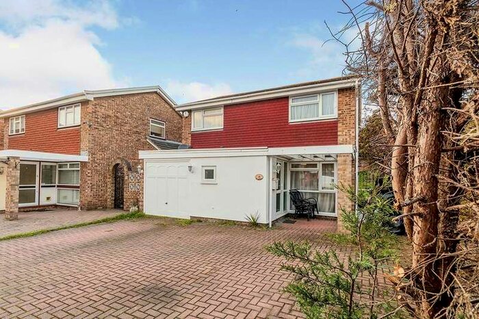 4 Bedroom House To Rent In Windermere Close, Dartford, DA1