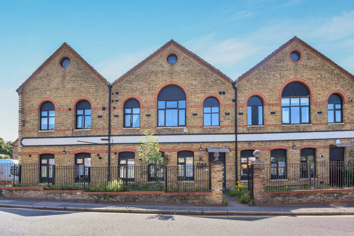 2 Bedroom Apartment To Rent In Homesdale Road, Bromley, BR1