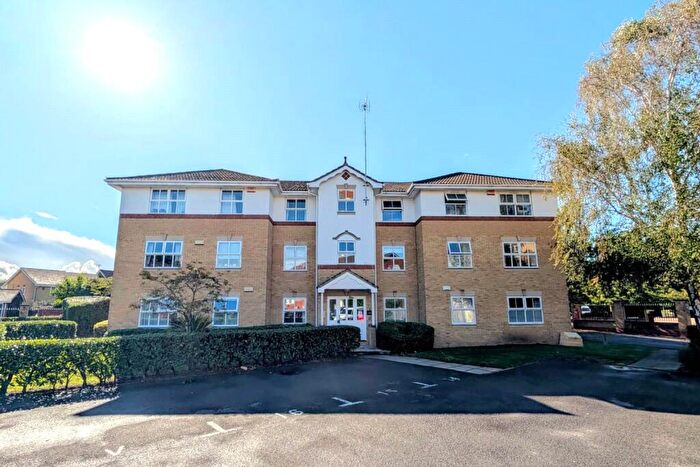 2 Bedroom Flat For Sale In Cody Close, Ash Vale, Surrey, GU12