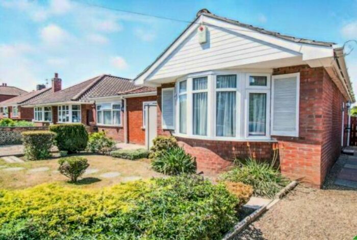 4 Bedroom Bungalow To Rent In North Walsham Road, Sprowston, Norwich, NR6