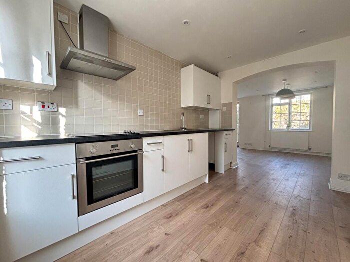 2 Bedroom Cottage To Rent In Orchard Street, Cambridge, CB1