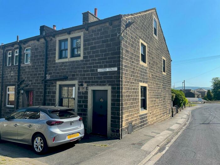 3 Bedroom End Of Terrace House To Rent In Harker Street, Sutton-in-craven, BD20