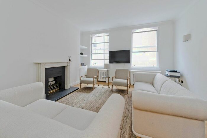 2 Bedroom Flat To Rent In Royal Court House, Knightsbridge, SW1X