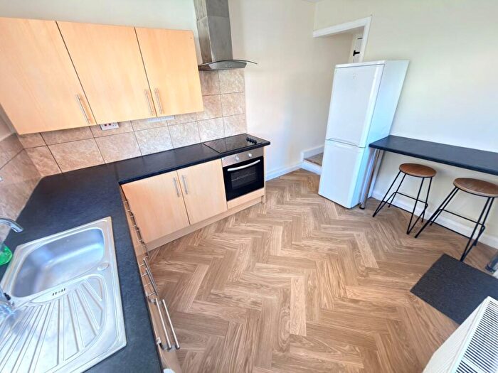 3 Bedroom Terraced House To Rent In Malvern Road, L6