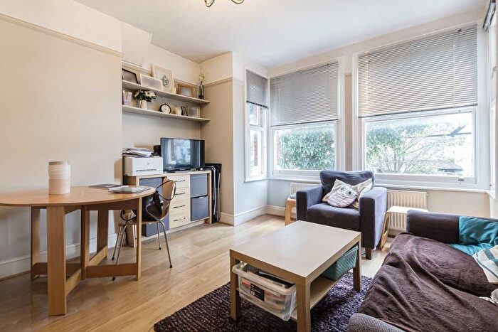1 Bedroom Flat To Rent In Windermere Road, London, W5