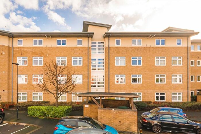 1 Bedroom Flat For Sale In Newport Road, Acton, W3