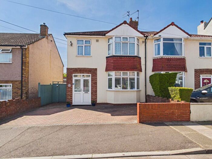 3 Bedroom Semi-Detached House For Sale In Moorlands Road, Bristol, BS16