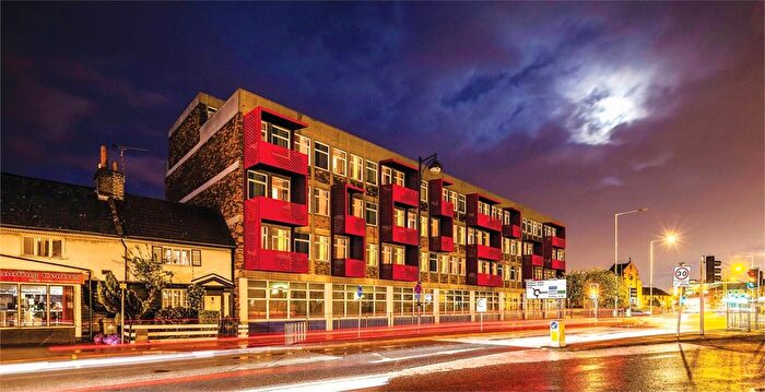 2 Bedroom Flat To Rent In Burlington House, Swanfield Road, Waltham Cross, EN8