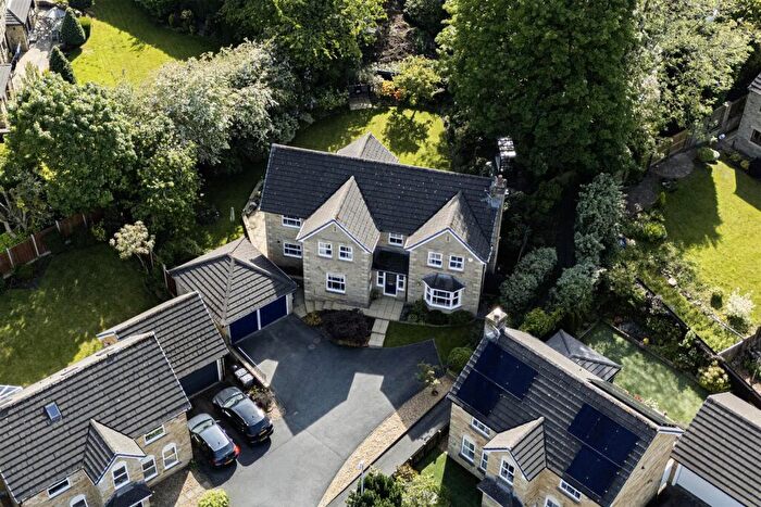 5 Bedroom Detached House For Sale In Whitebeam Park, Birkby, Huddersfield, HD2