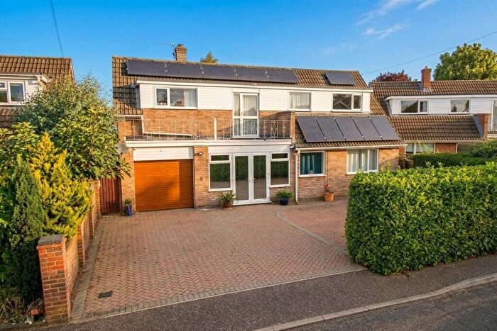 4 Bedroom Detached House For Sale In Cromes Oak Close, Poringland, Norwich, NR14