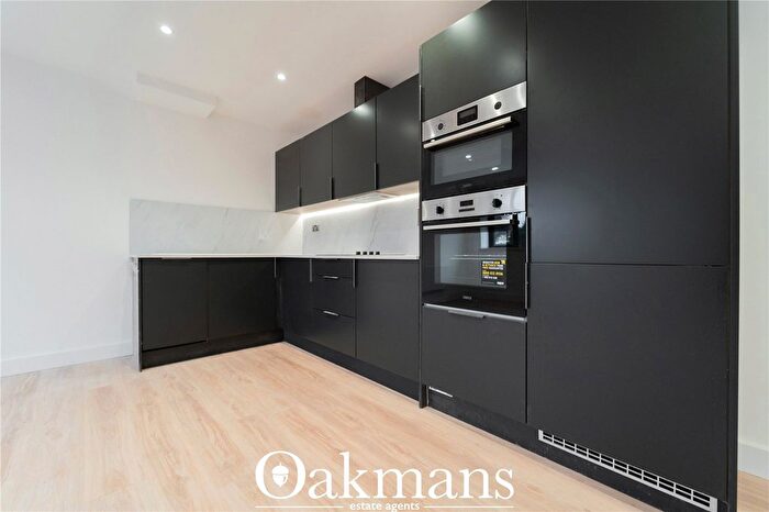 2 Bedroom Flat To Rent In Stratford Road, Shirley, Solihull, West Midlands, B90