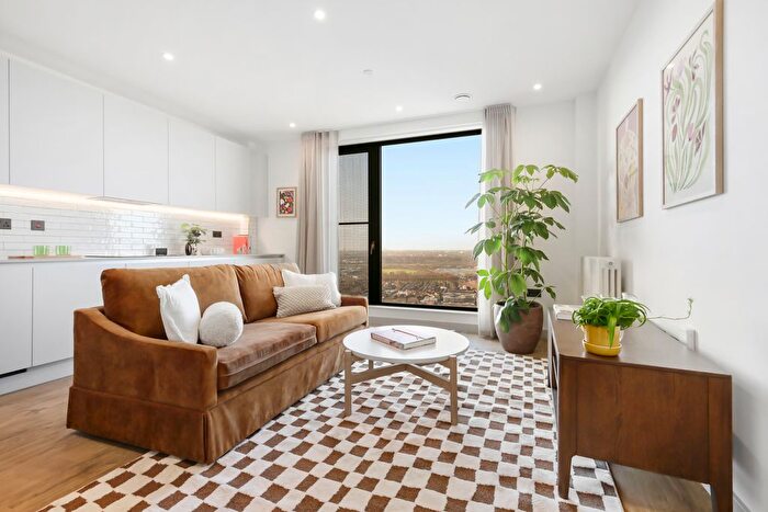 1 Bedroom Flat To Rent In Selborne Road, London, E17