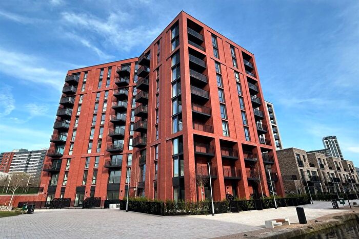 2 Bedroom Flat To Rent In Block B Railings, Shale Lane, M5