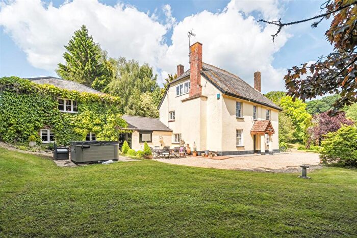 6 Bedroom Detached House For Sale In Tedburn Road, Whitestone, Exeter, EX4