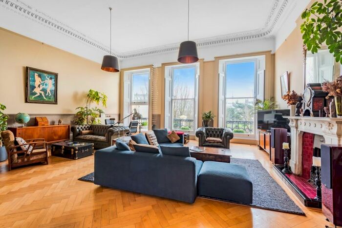 2 Bedroom Duplex To Rent In Adelaide Crescent Hove, BN3