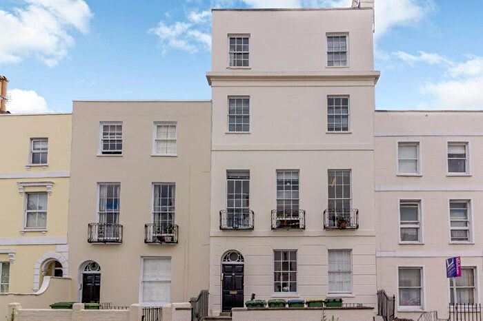 2 Bedroom Apartment For Sale In Hewlett Road, Cheltenham, Gloucestershire, GL52