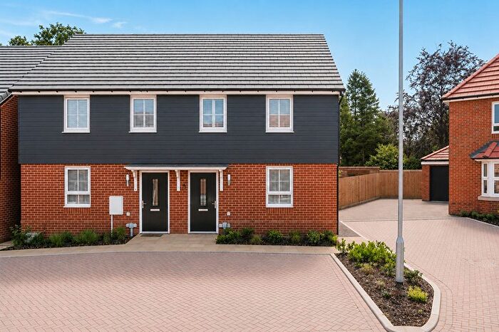 3 Bedroom Semi-Detached House For Sale In Frog Close, Sturry, Canterbury, CT2