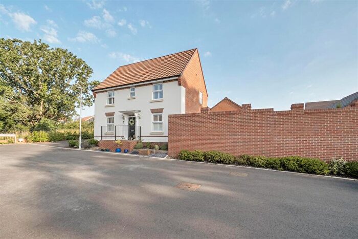 3 Bedroom Detached House For Sale In Bothwell Close, Chippenham, SN15